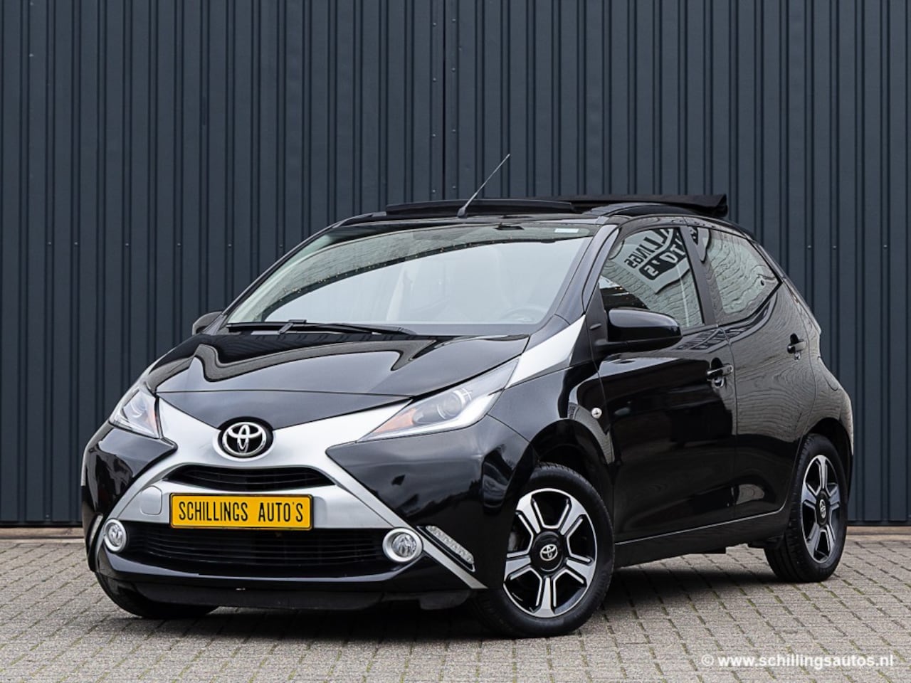 Toyota Aygo - 1.0 VVT-I X-PLAY Cabrio-Top,Automaat, Airco-Ecc Navi Bluetooth 48.000km - AutoWereld.nl
