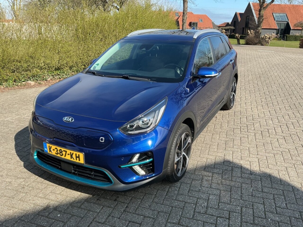 Kia Niro - COMFORTLINE 64 KWH SOH 100 % - AutoWereld.nl