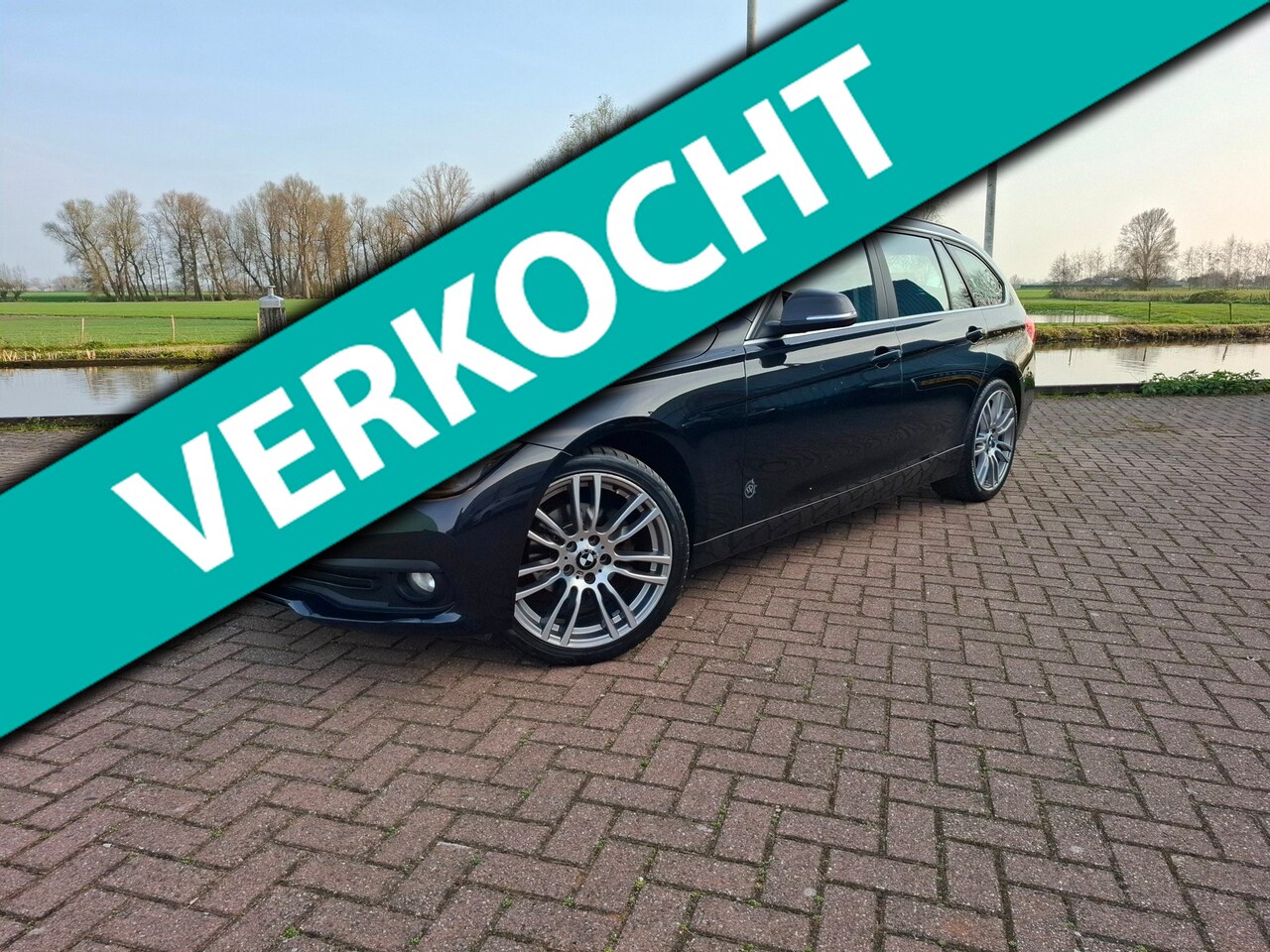 BMW 3-serie Touring - 318i Essential 19 inch Clima Navi Cruise PDC - AutoWereld.nl