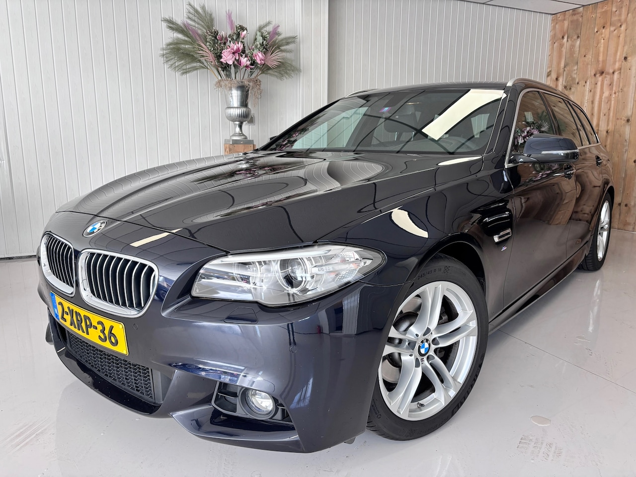 BMW 5-serie Touring - 520i Executive 520i EXECUTIVE, M-PAKKET, NIEUWSTAAT, BTW AUTO, NAP, NL AUTO, ETC.... - AutoWereld.nl