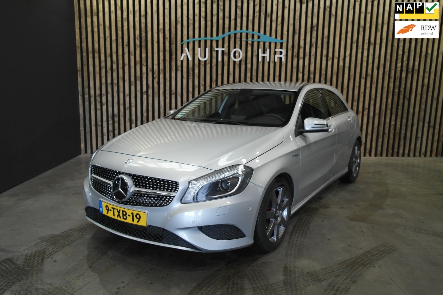Mercedes-Benz A-klasse - 180 17'' afneembare trekhaak carplay - AutoWereld.nl