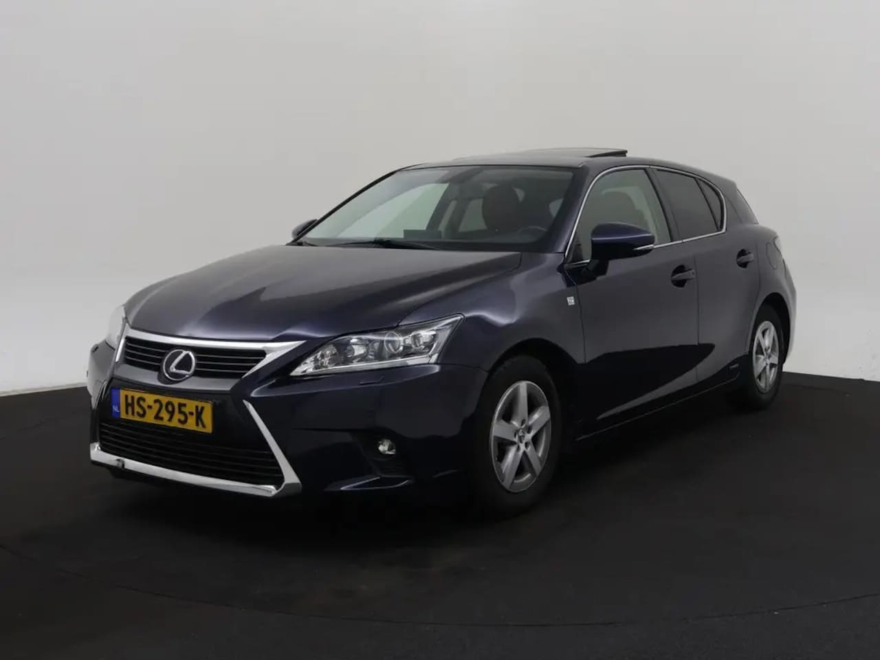 Lexus CT 200h - 25th Edition 2015|Opendak|Rood Leer!|Stoelverw,|PDC|NAP| - AutoWereld.nl
