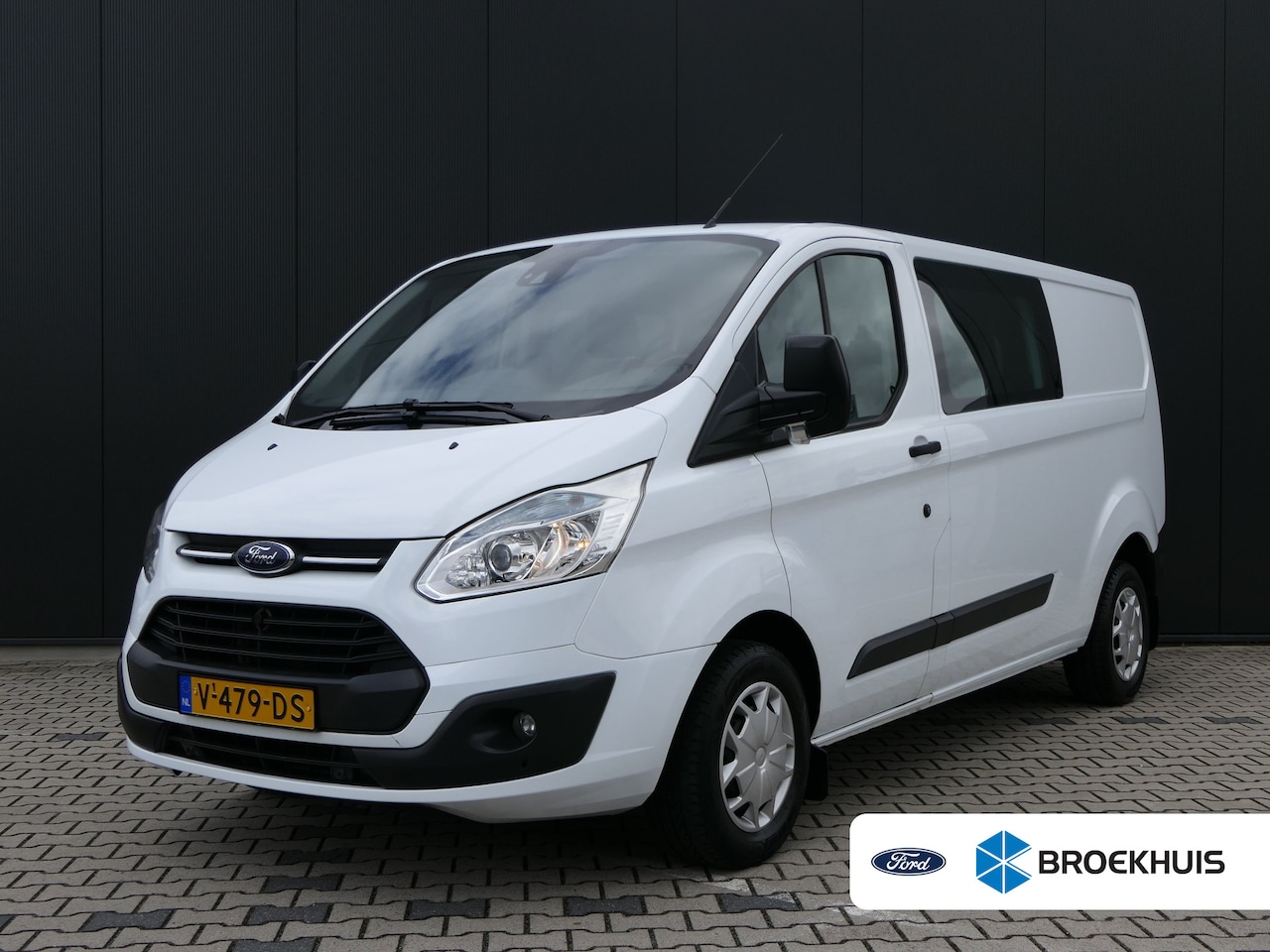 Ford Transit Custom - 290 2.2 TDCI L2H1 Trend DC | Dubbele Cabine | 5-Persoons | Trekhaak | Camera | Stoelverwar - AutoWereld.nl