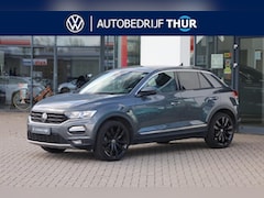 Volkswagen T-Roc - 1.5 TSI Sport Digital cockpit pro side assist licht en zicht privacy glas draadloos carpla