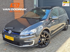 Volkswagen Golf - 1.4 TSI GTE Connected Series Panoramadak/Carplay/Compleet onderhouden