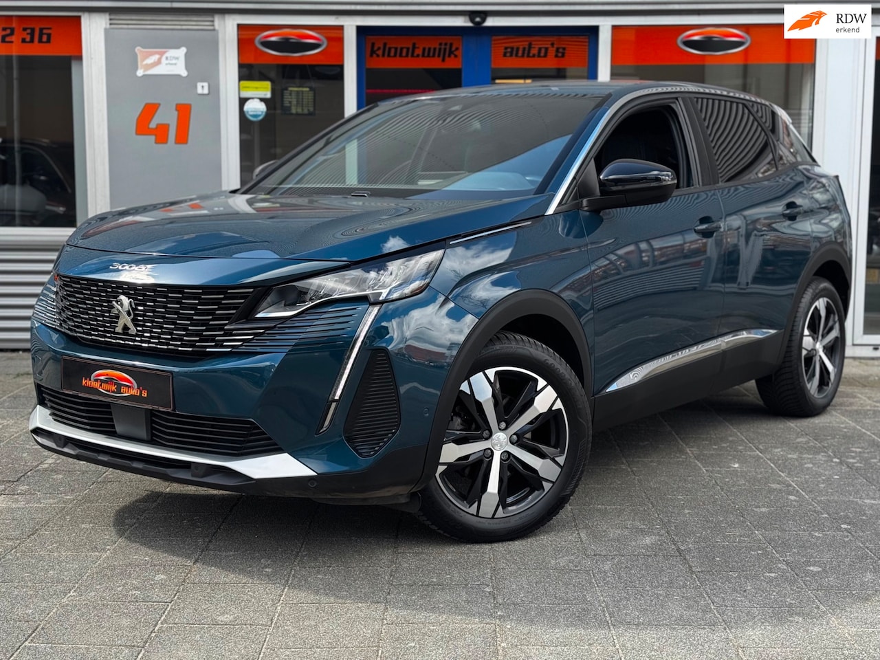 Peugeot 3008 - 1.2T Allure Pack Automaat CarPlay 23.000km 360Cam 1e Eigenaar - AutoWereld.nl