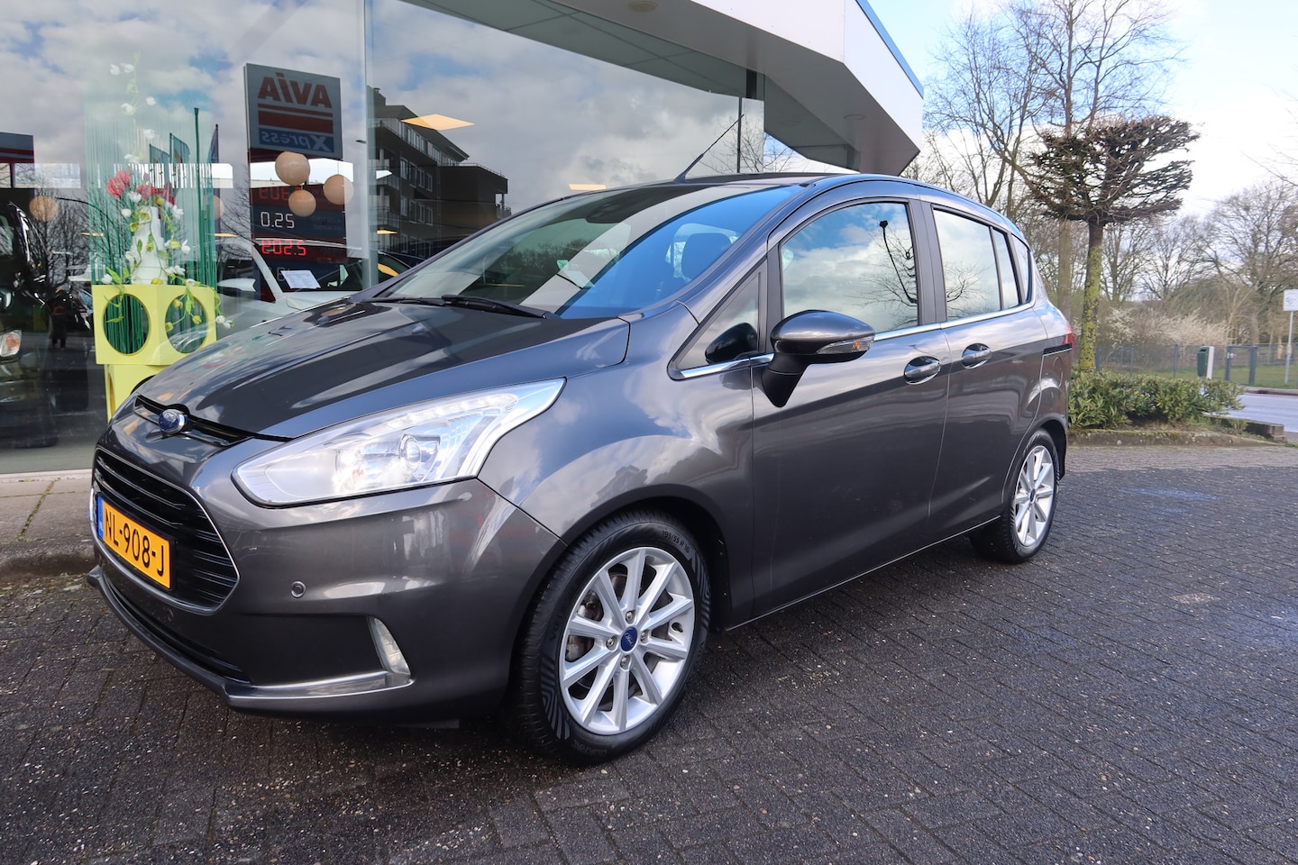 Ford B-Max - 1.0 EcoB. Titanium 100PK I TREKHAAK I ALL-SEASONS - AutoWereld.nl
