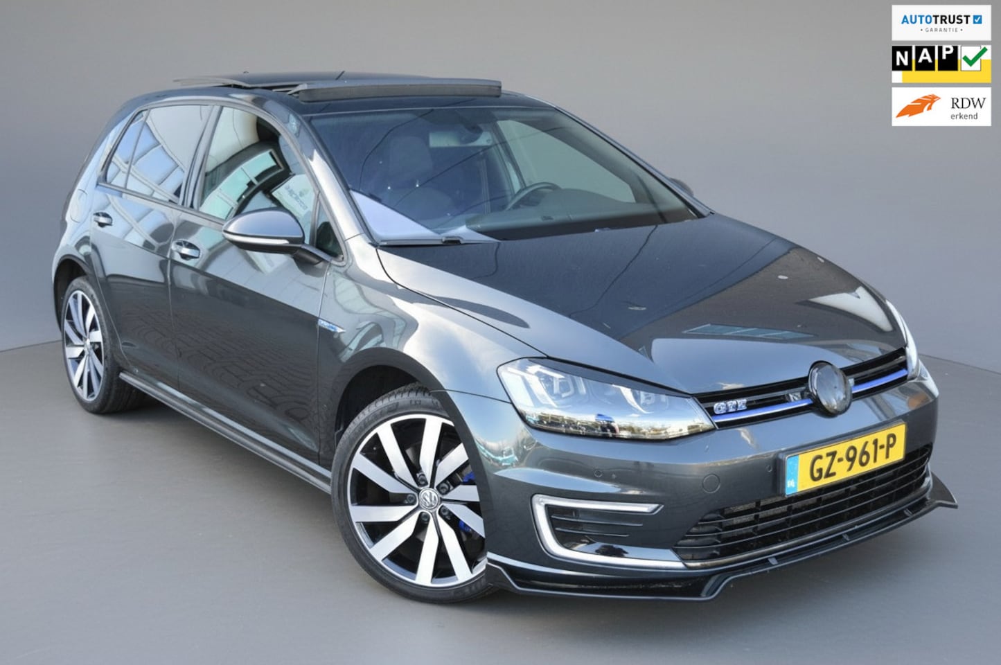 Volkswagen Golf - GTE|Pano|Clima|Navi|MAXTON| - AutoWereld.nl