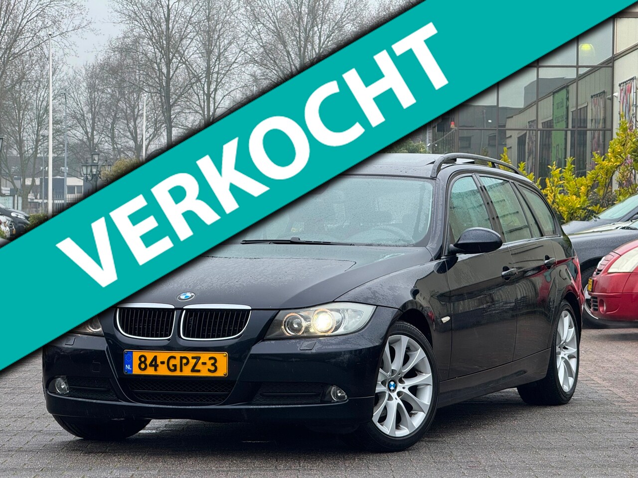 BMW 3-serie Touring - 318i High Executive | APK 15-10-2026 | Panoramadak | Xenon | Parkeersensoren | Sportstoele - AutoWereld.nl