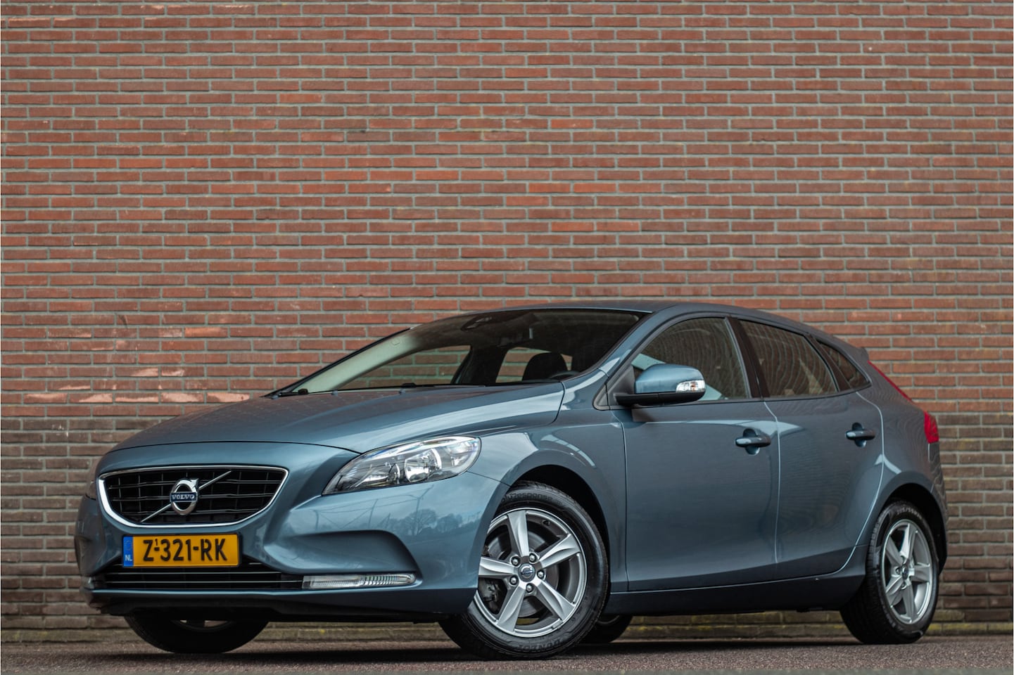Volvo V40 - T4 132pk Geartronic, 106.000km, PDC, Trekhaak, Airco, Radio/CD. - AutoWereld.nl