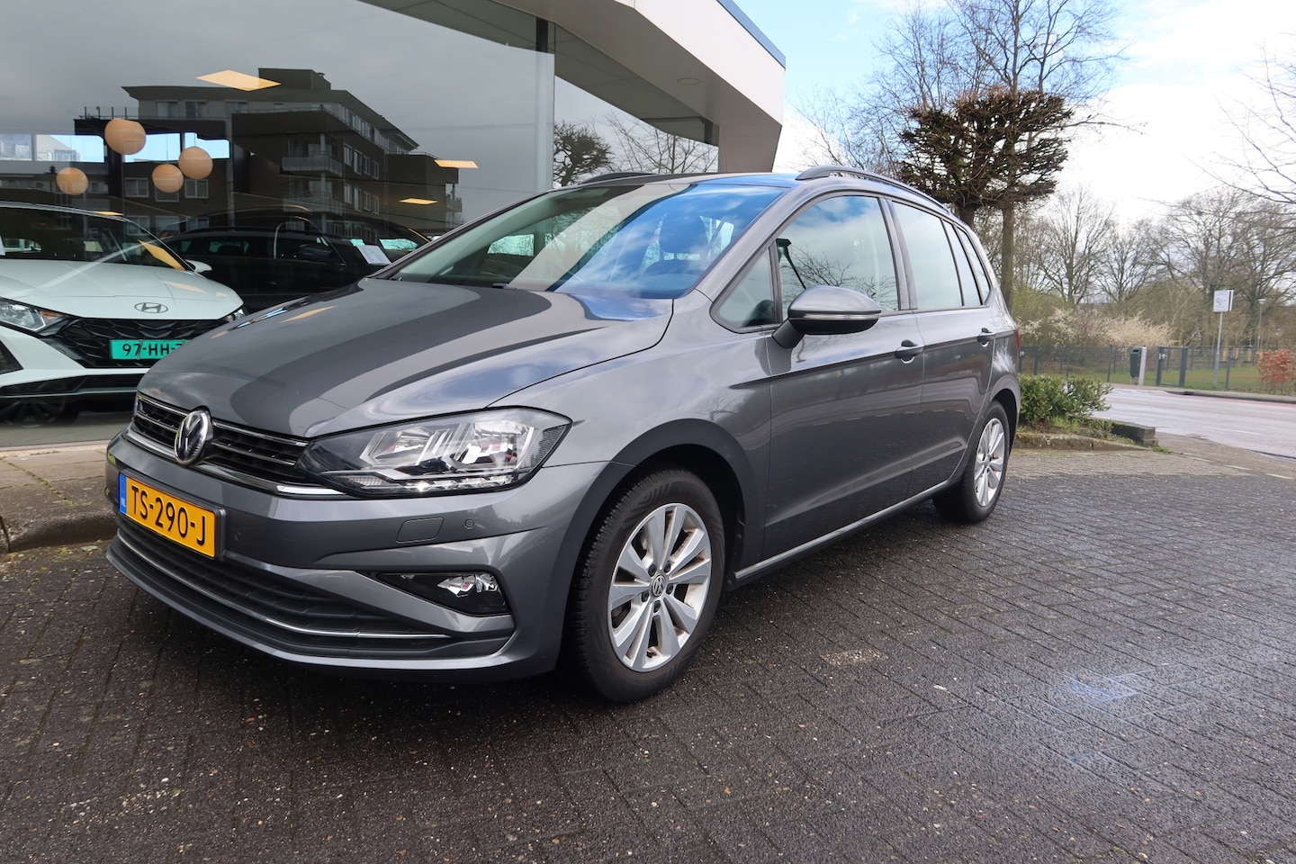 Volkswagen Golf Sportsvan - 1.0 TSI ATUOMAAT Comfortline All-Season I TREKHAAK - AutoWereld.nl