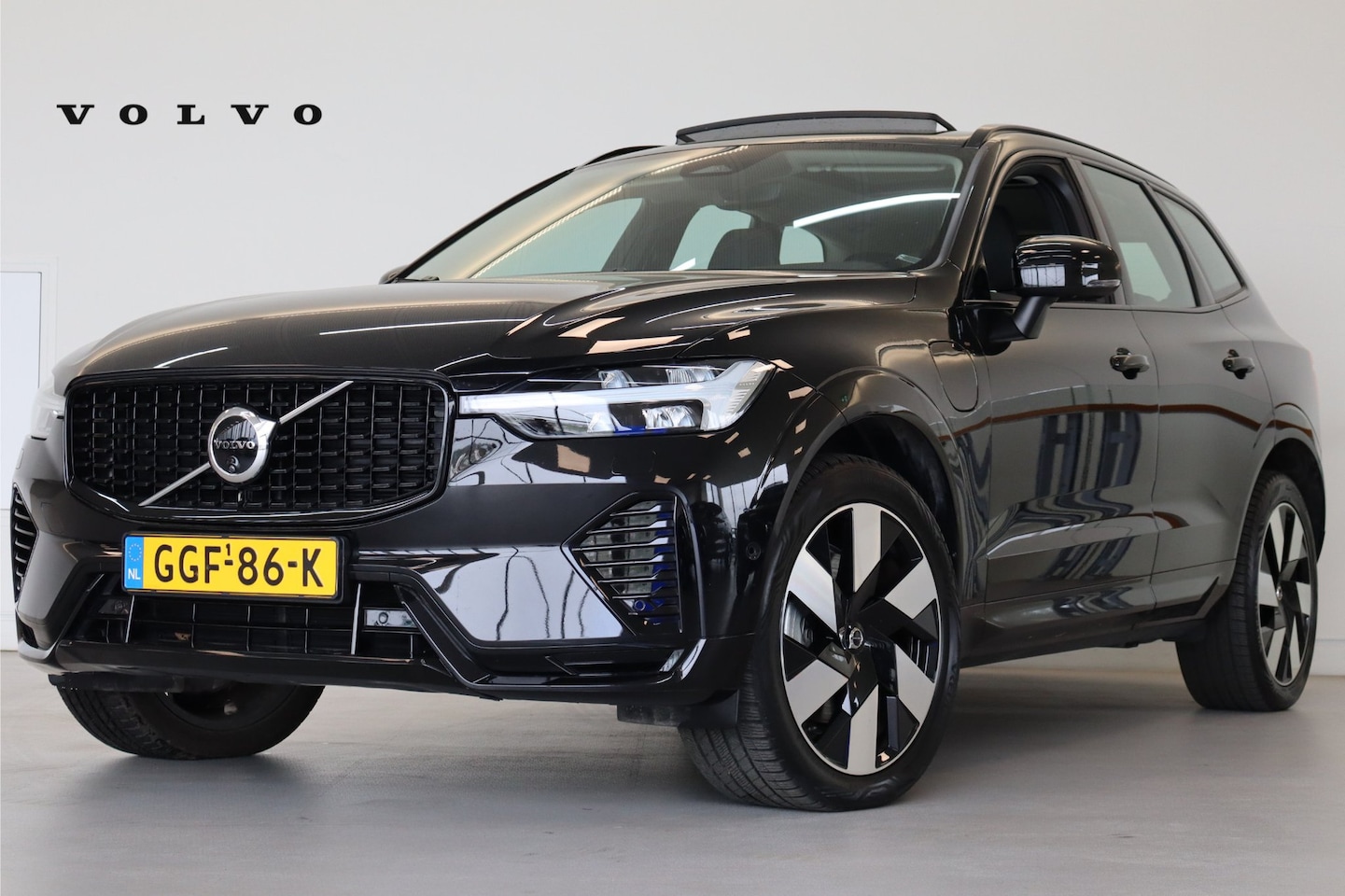 Volvo XC60 - T6 350PK Ultra Dark | 360° | Trekhaak | Head-up | Adap Cruise | HK Audio | Memory | 20'' - AutoWereld.nl