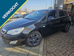 Opel Astra - 1.4 Turbo Edition