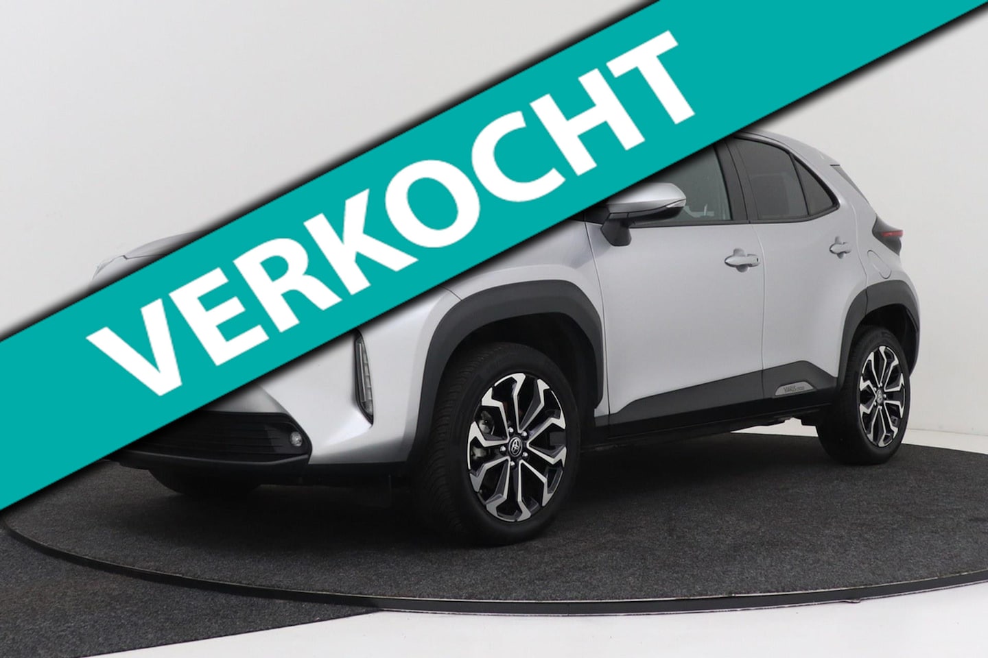 Toyota Yaris Cross - 1.5 Hybrid Dynamic | CarPlay | Climate Control | Stoelverwarming | Camera | Adap. Cruise | - AutoWereld.nl