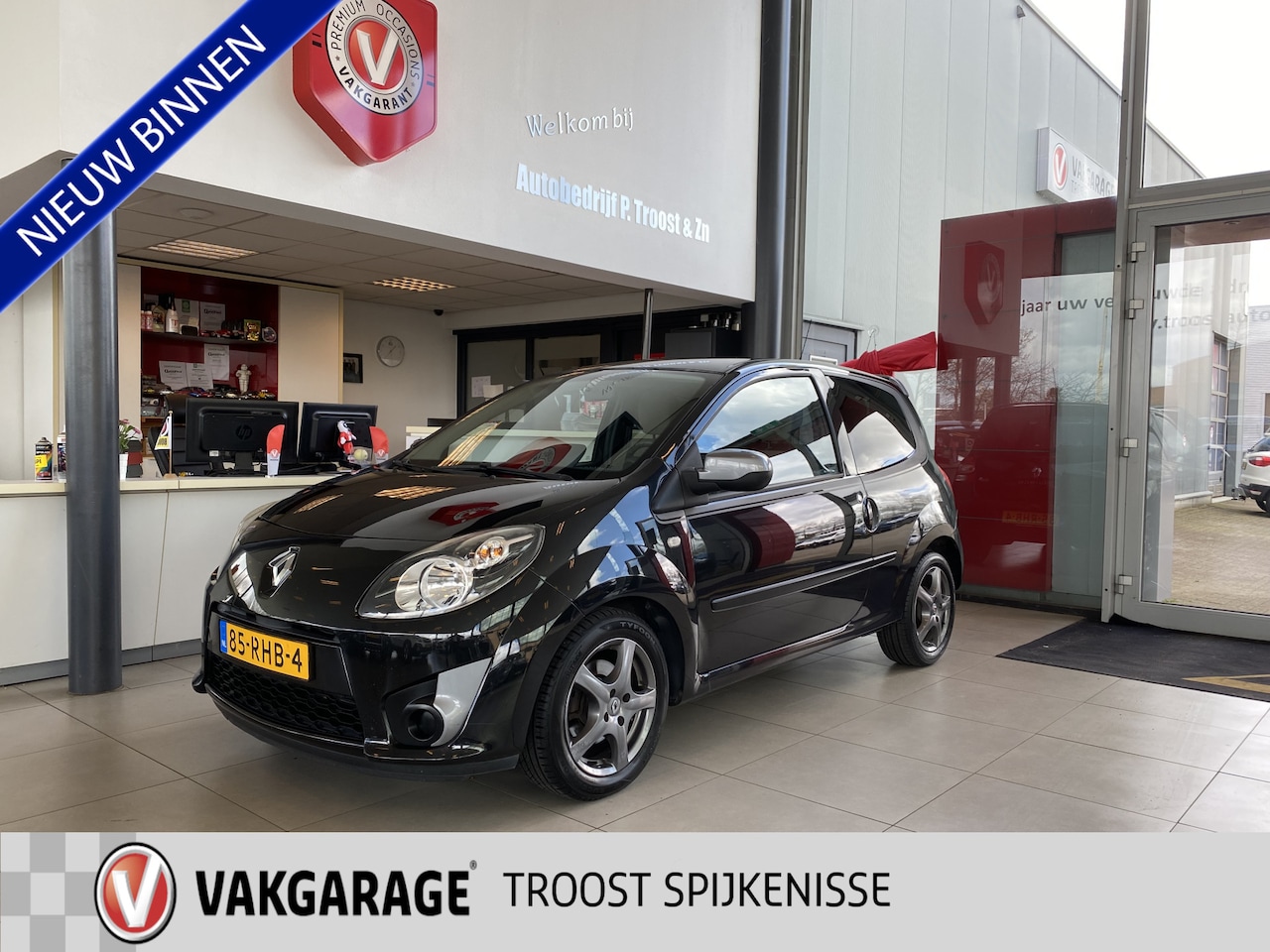 Renault Twingo - 1.2-16V Collection 1.2-16V Collection,Airco.Elektrischpakket,Centraledeurvergrendeling,Spoiler,15 Inch Lmv - AutoWereld.nl