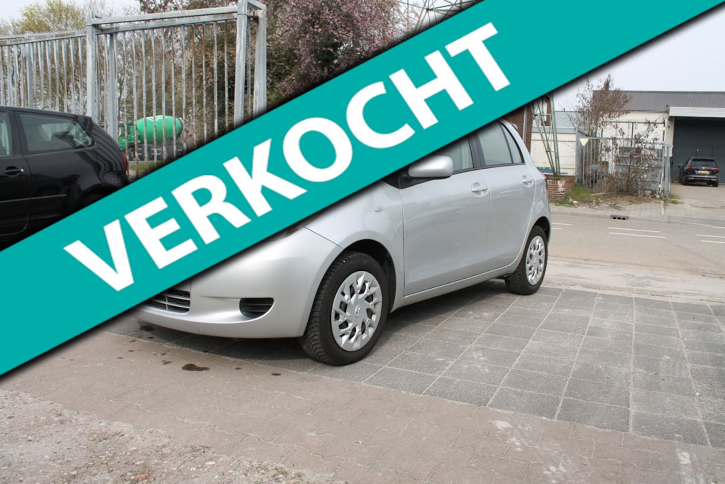 Toyota Yaris - 1.3 VVT-i Aspiration 1.3 VVTi Aspiration - AutoWereld.nl