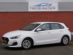 Hyundai i30 - 1.0 T-GDI i-Motion. stoel/stuur verwarming. trekhaak. airco. 6bak