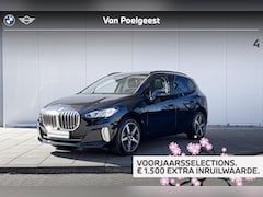BMW 2-serie Active Tourer - 225e xDrive Luxury Line 18 Inch / Stoelverwarming / Electrische Zwenkhaak / Panodak / Geti
