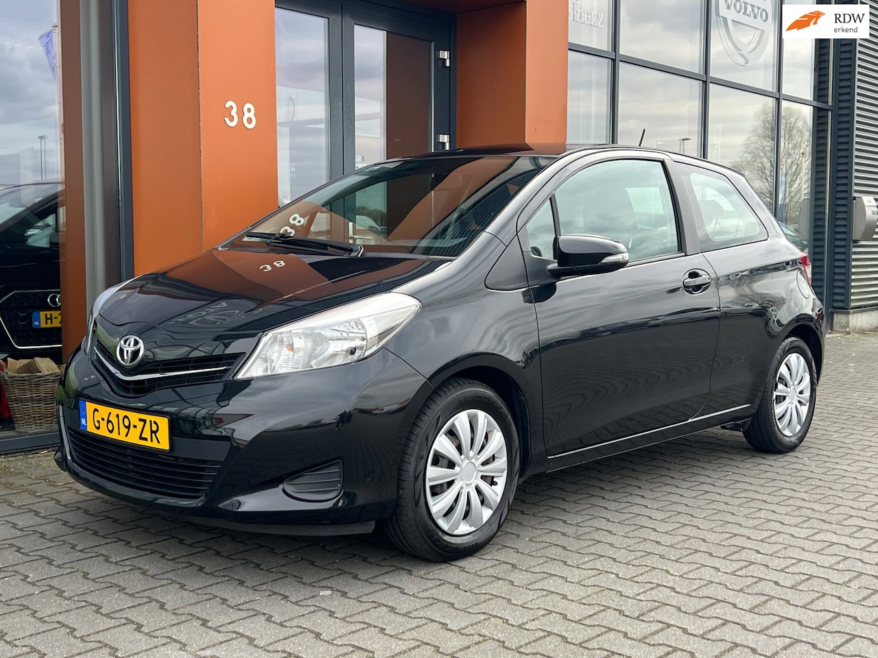 Toyota Yaris - 1.3 VVT-i|Bluetooth|Camera|Airco|Trekhaak|NAP - AutoWereld.nl