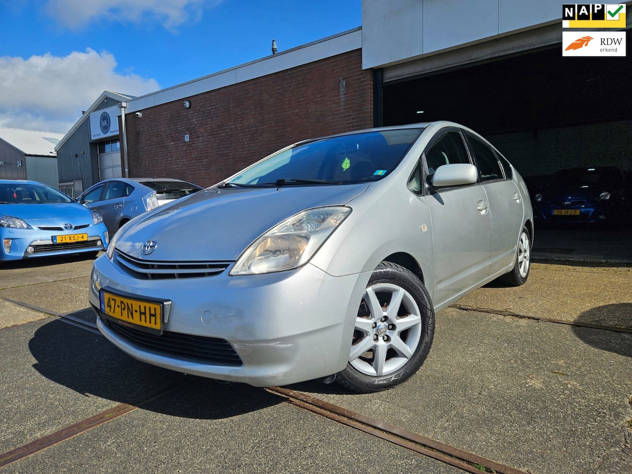 TOYOTA PRIUS