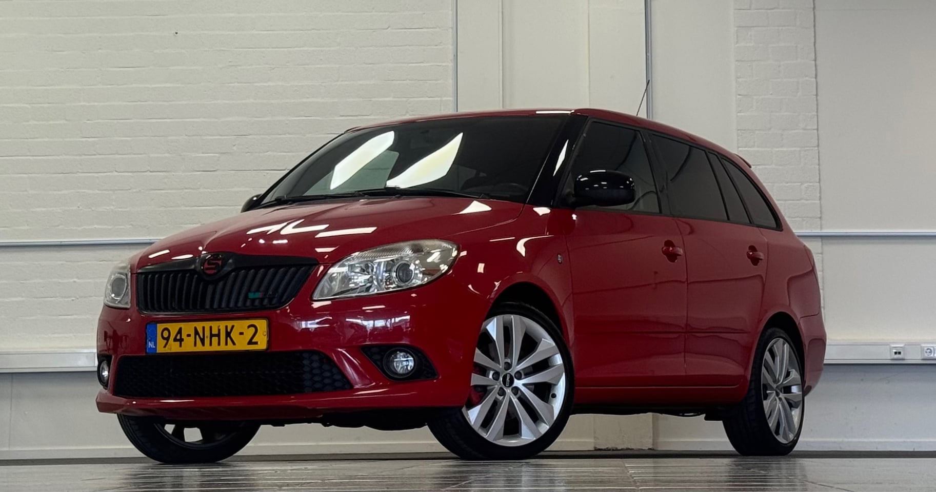 Skoda Fabia Combi - 1.4 TSI RS 180PK Mooi! Ketting vervangen Garantie - AutoWereld.nl