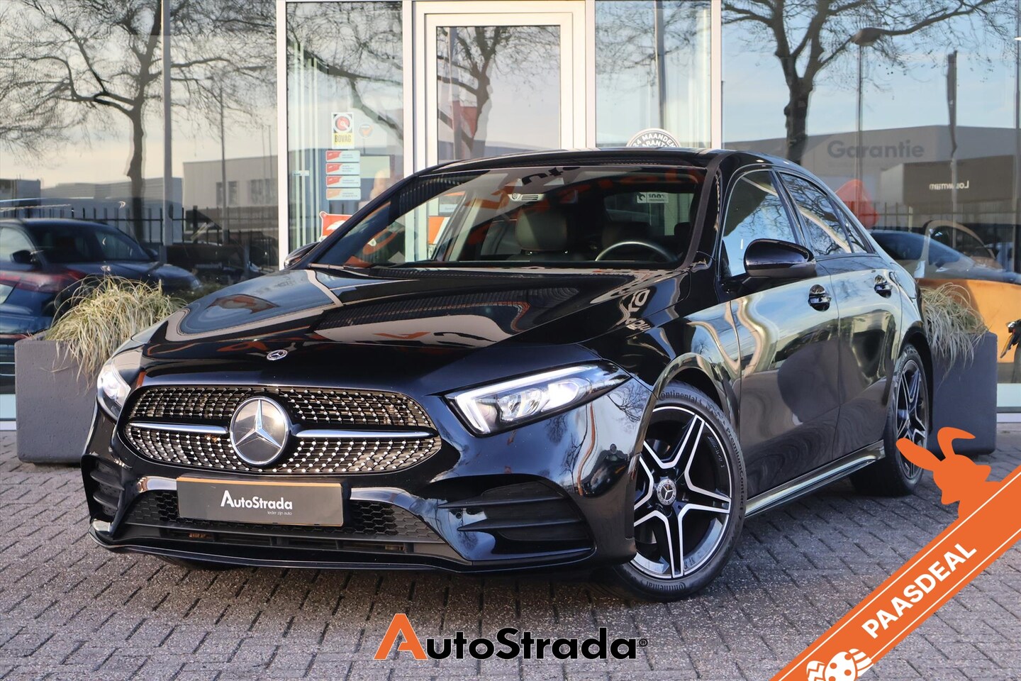 Mercedes-Benz A-klasse - Limousine A 180 AMG-Line | LED | Sfeer | Stoelverwarming | Cruise | Climate | Camera - AutoWereld.nl