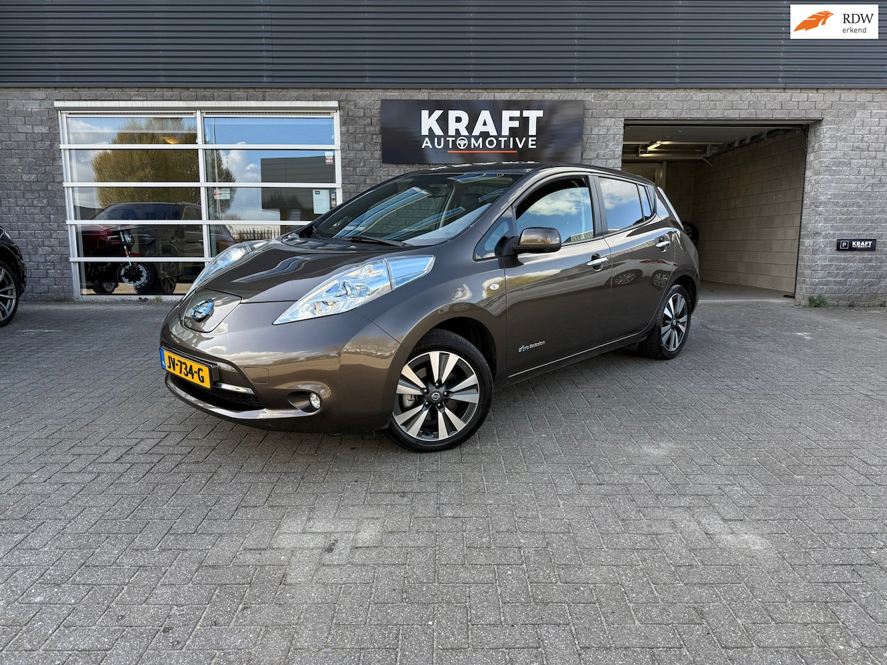 Nissan LEAF - Tekna 30 kWh | Full option! | NAP | 360 Camera | BOSE | Cruise | Stoelverw. | NAVI | Bluet - AutoWereld.nl