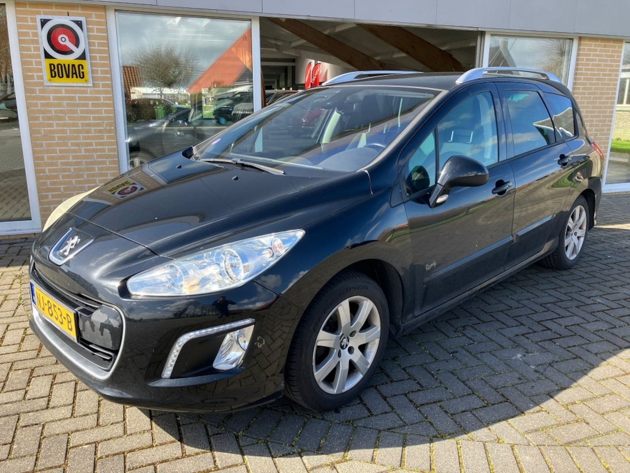 Peugeot 308 SW - 1.6 VTi Allure trekhaak panoramadak - AutoWereld.nl