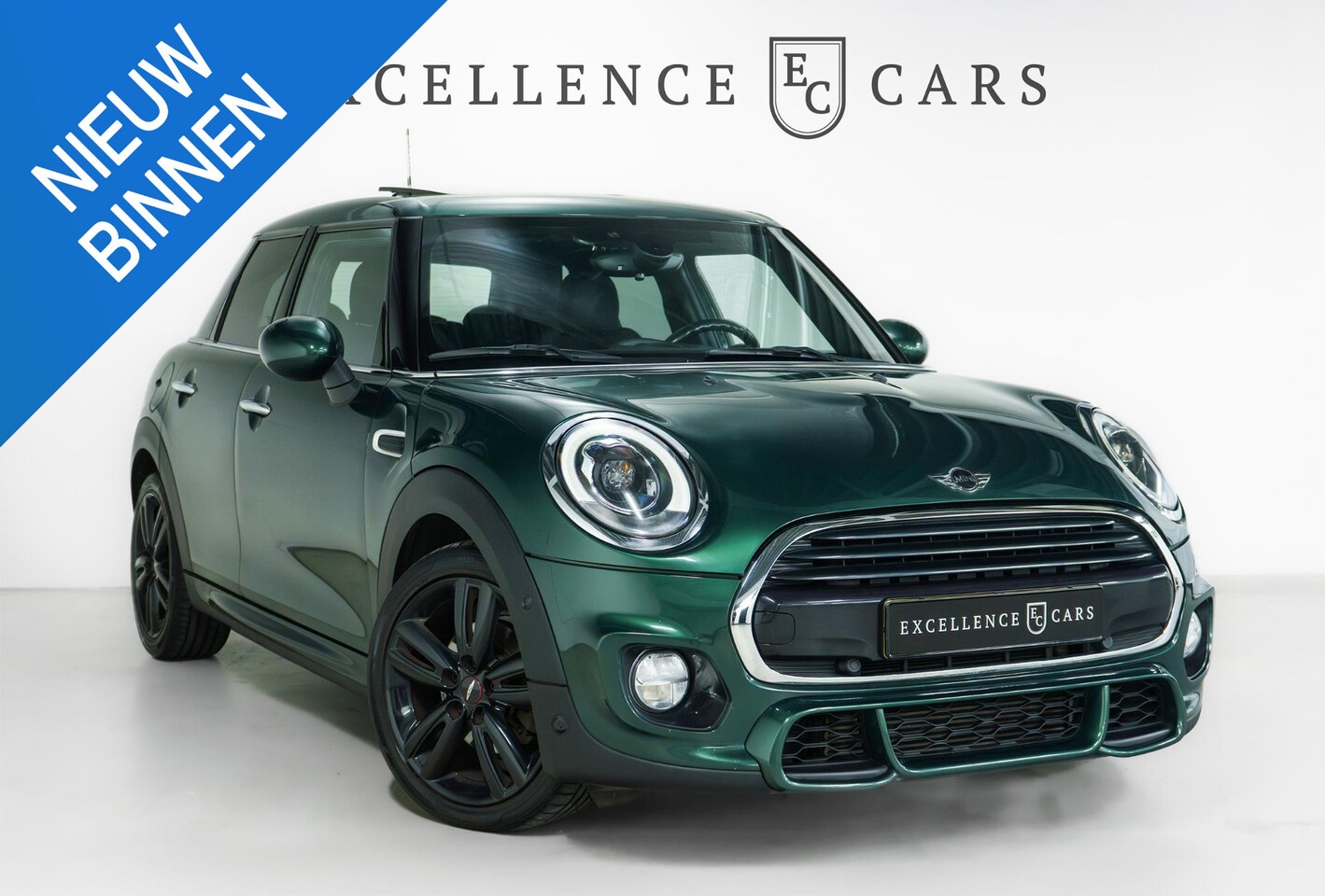 MINI Cooper - 1.5 Chili Serious Business PANO | LED | JCW pakket - AutoWereld.nl