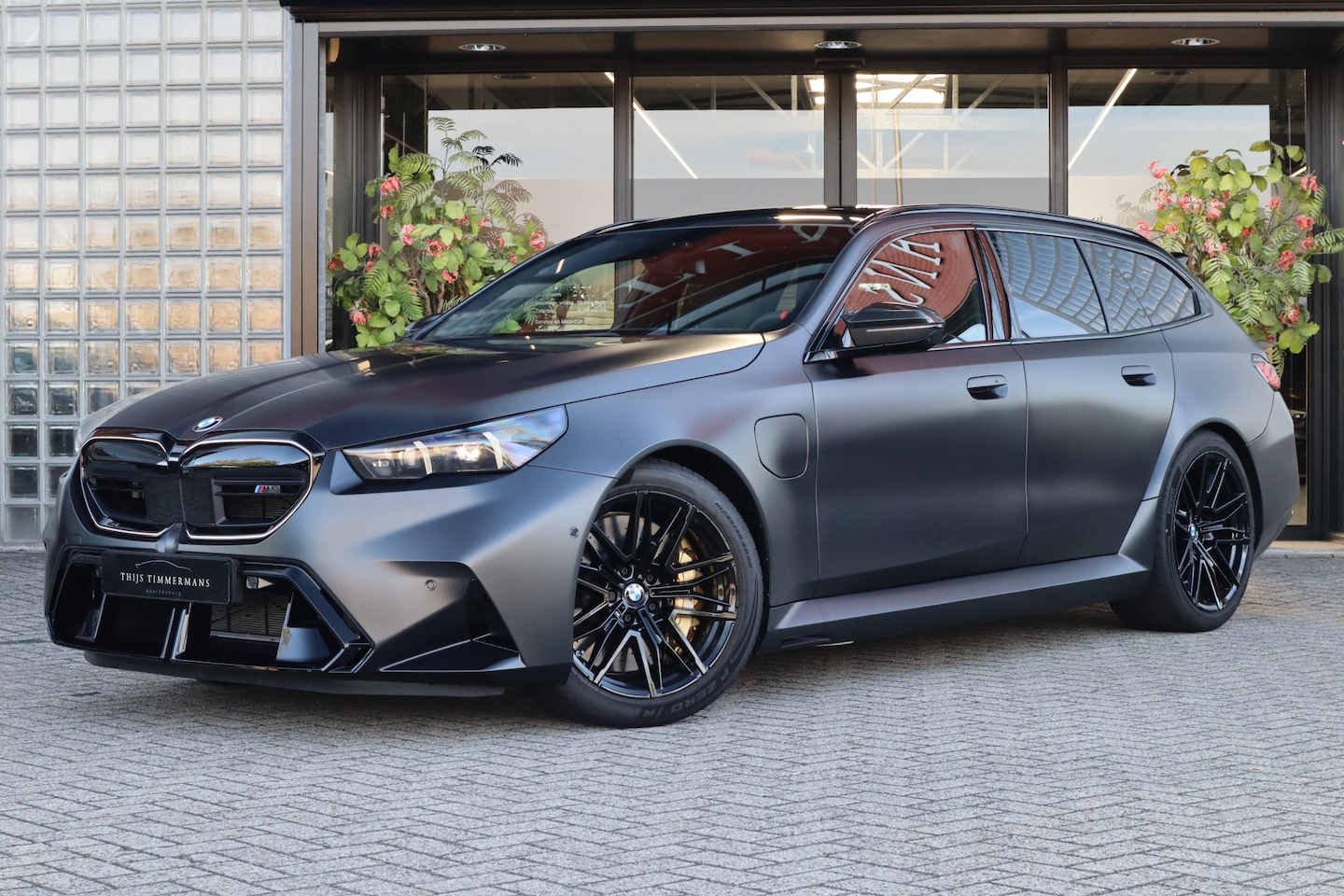 BMW 5-serie Touring - M5 | Keramisch, Carbon in/ex, Bowers&Wilkins, Panoramadak, Trekhaak, Zitklima, Stuurverwar - AutoWereld.nl