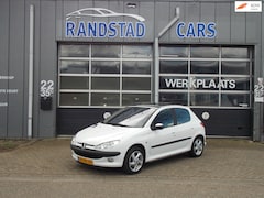 Peugeot 206 - 1.4-16V Gentry Airco 5Deurs 2004bj zeer nette auto