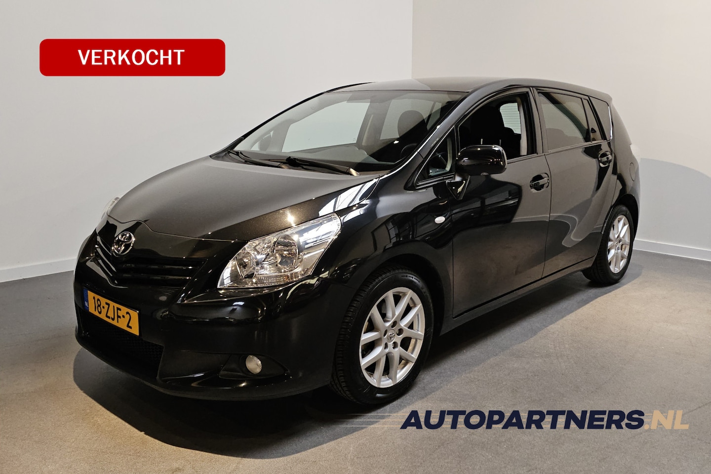 Toyota Verso - 1.6 VVT-i Business - Panoramadak - Cruise - Navi - Achteruitrijcamera - Trekhaak - AutoWereld.nl