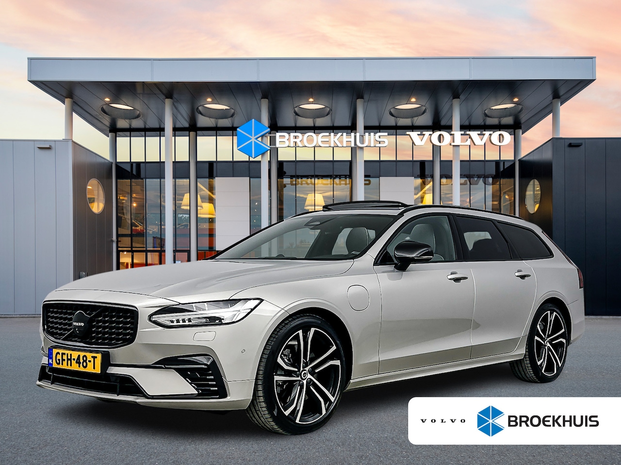 Volvo V90 - T8 Recharge Ultimate Dark | 20" | Luchtvering | Bowers & Wilkins | Trekhaak | Tailored Woo - AutoWereld.nl