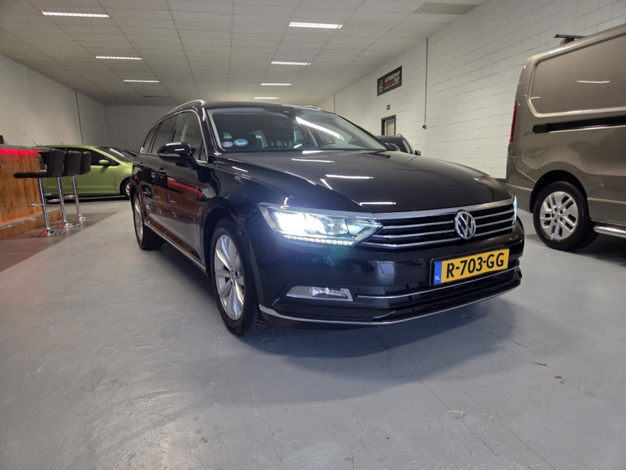 Volkswagen Passat Variant - 1.5 TSI HL Bns R - AutoWereld.nl