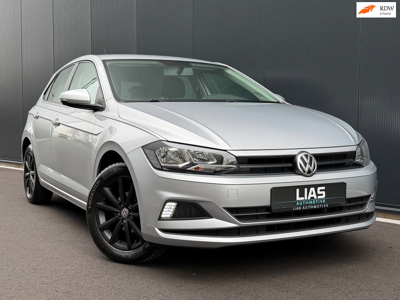 Volkswagen Polo - 1.0 Comfortline | 16 inch LM velgen | Airco | Start/stop systeem | Zuinig | Led dagrijverl - AutoWereld.nl