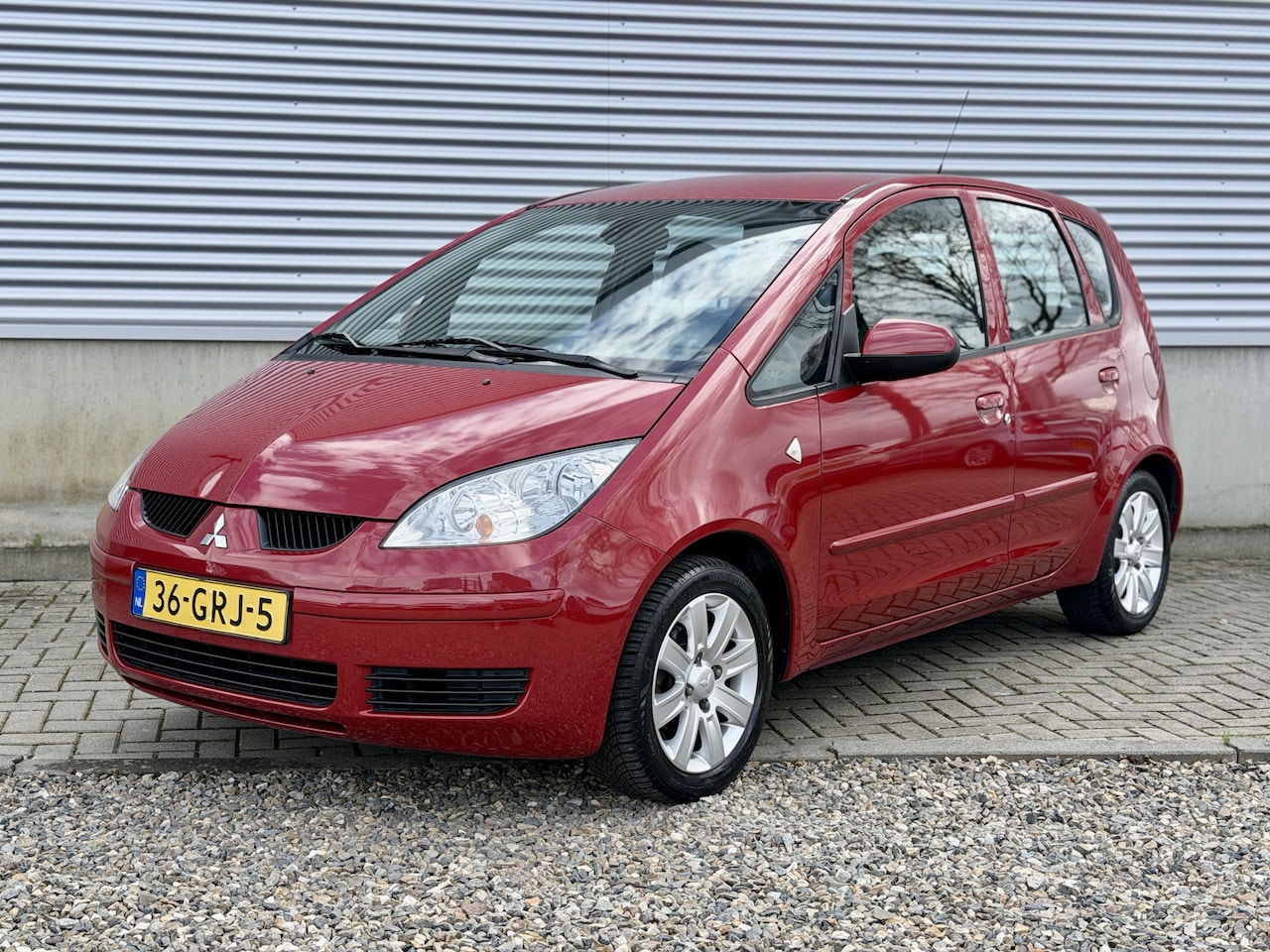 Mitsubishi Colt - 1.3 Invite+ 5 Deurs [ airco,audio,lmv,pdc ] - AutoWereld.nl