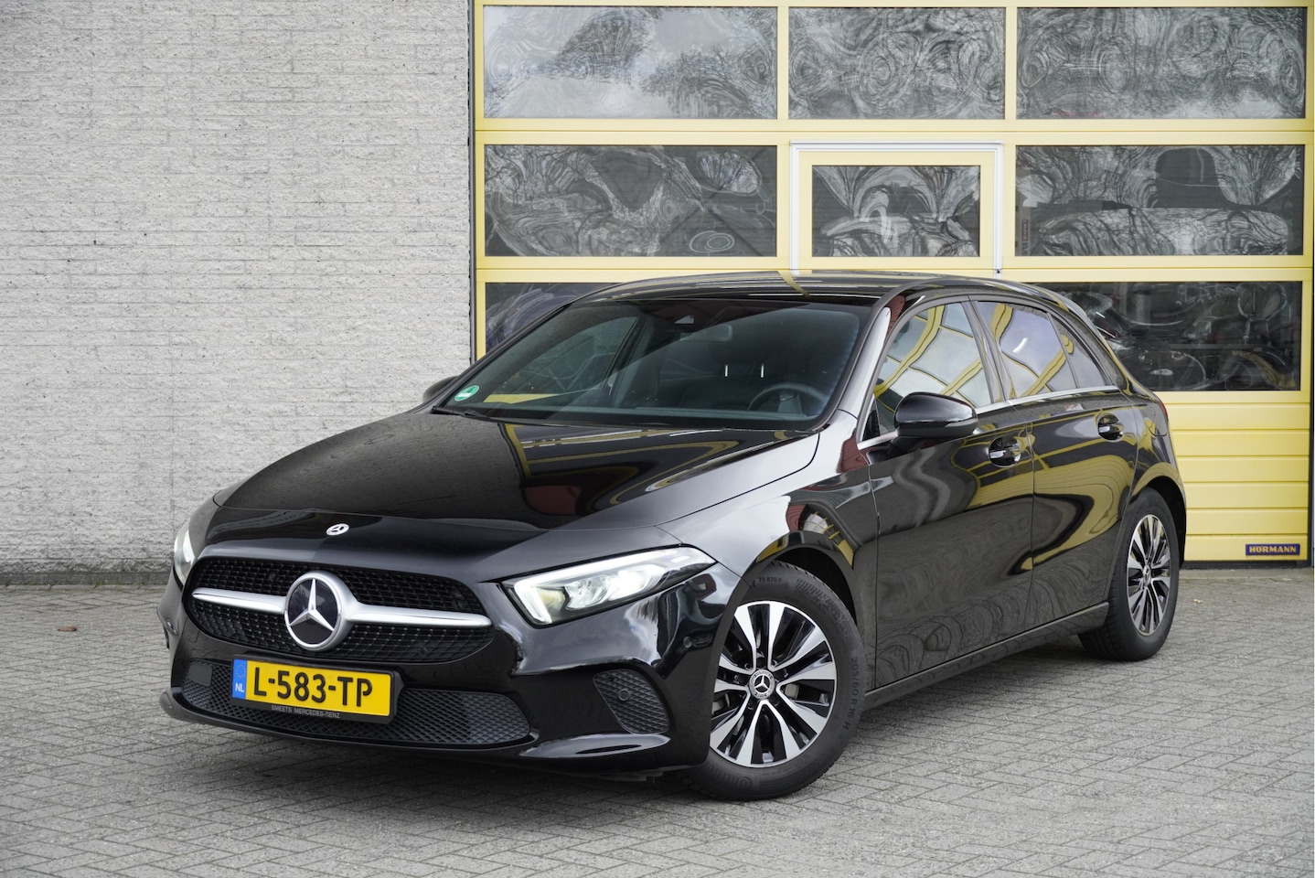 Mercedes-Benz A-klasse - 180 5drs Business Solution BJ2021 Lmv 16" | Led V+A | Pdc | Navi | Achteruitrijcamera | Cl - AutoWereld.nl