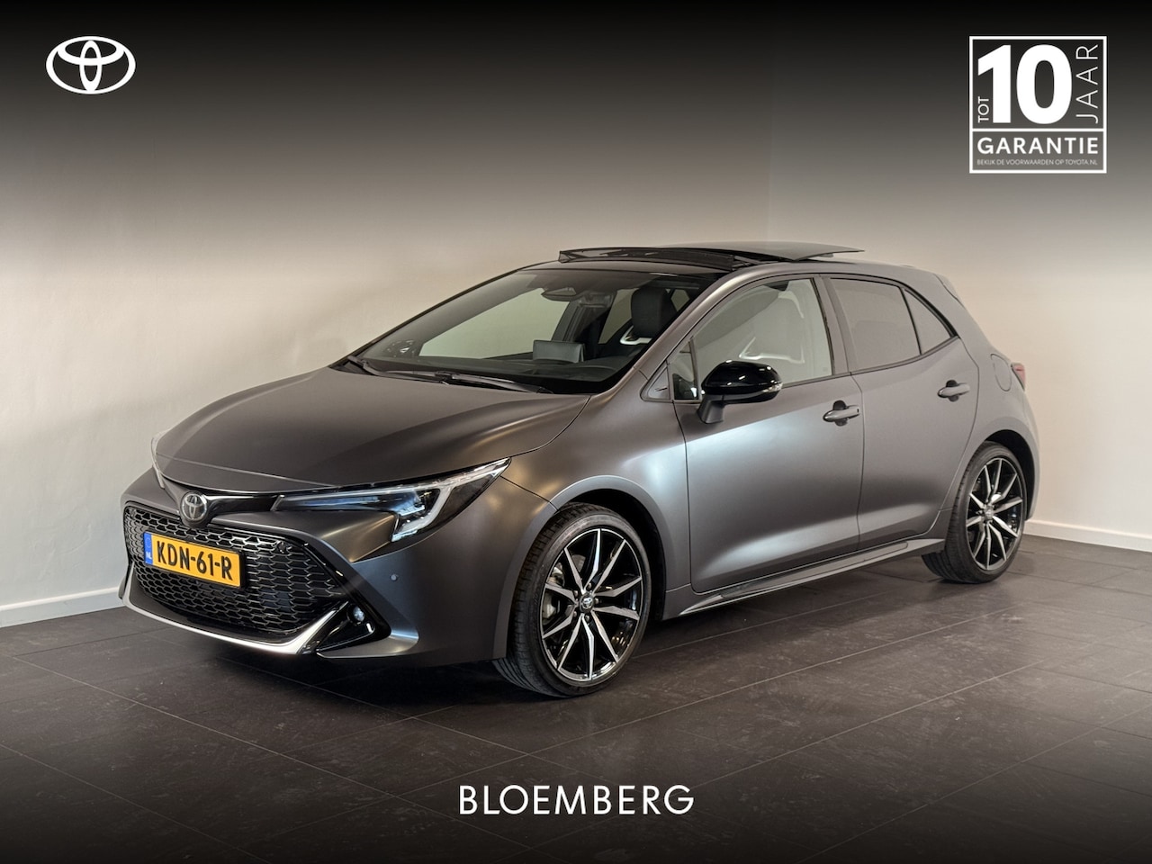 Toyota Corolla - Hybrid 180 GR Kage Edition Onyx Grey | Schuif-kantel dak | HUD | JBL | - AutoWereld.nl