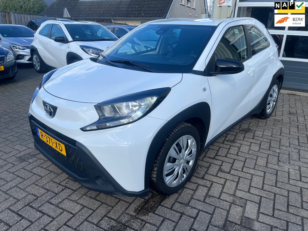 Toyota Aygo X - 1.0 VVT-i MT play 1.0 VVT-i MT Play - AutoWereld.nl