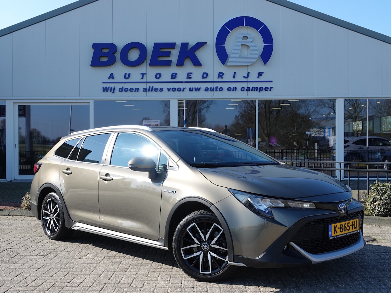 Toyota Corolla Touring Sports - 2.0 Hybrid Trek ADAPT. CRUISE | NAVI | ECC | LMV - AutoWereld.nl