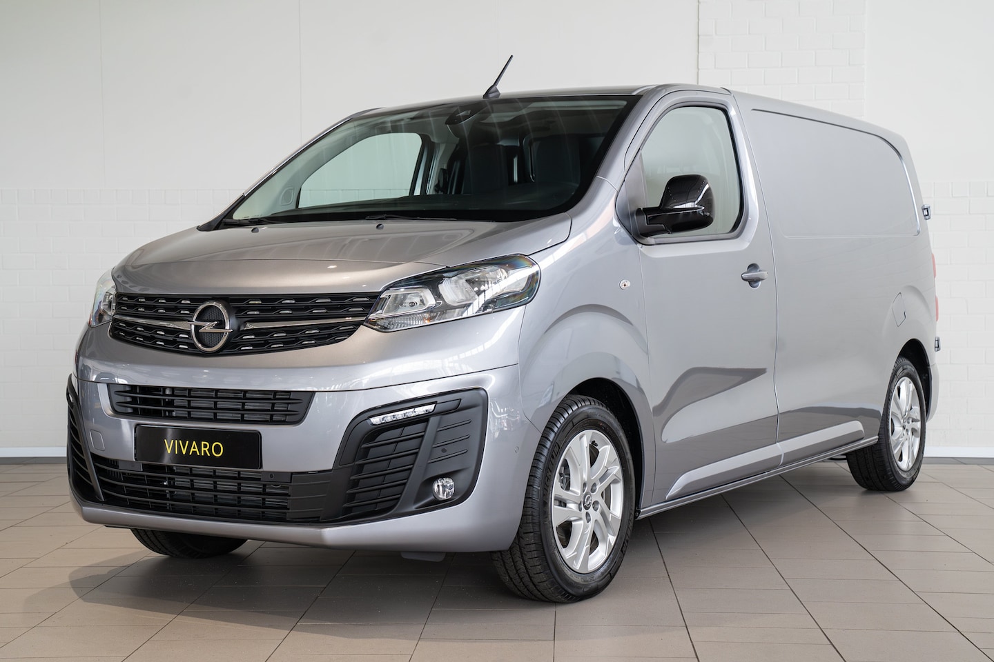 Opel Vivaro - 2.0 CDTI L2H1 180PK Automaat | Camera | Navigatie | Parkeersensoren | Apple Carplay & Andr - AutoWereld.nl