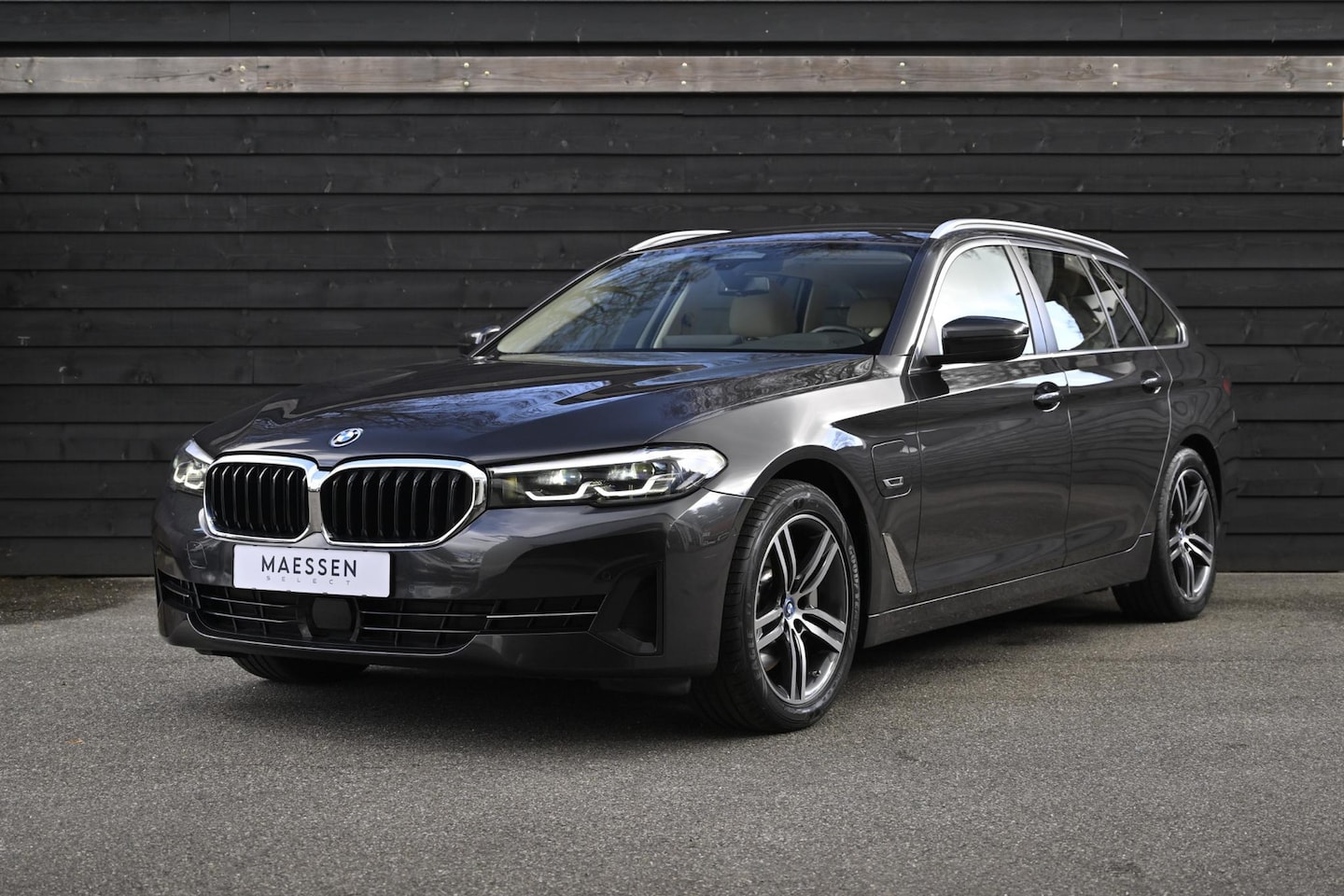 BMW 5-serie Touring - 530e Business Edition Plus | Trekhaak | ACC | Stoel/Stuur verwarming - AutoWereld.nl