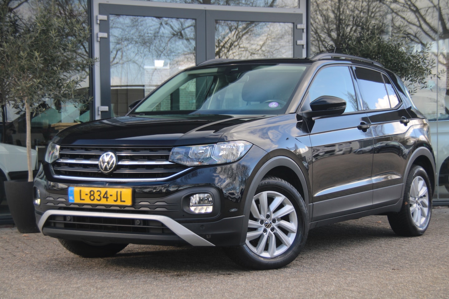 Volkswagen T-Cross - 1.0 TSI Life | Org. NL | Trekhaak | Carplay | PDC | - AutoWereld.nl