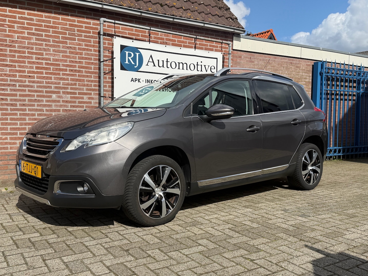 Peugeot 2008 - 1.6 VTi Allure NIEUWE APK/NAP/PANO - AutoWereld.nl