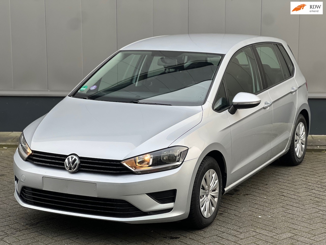 Volkswagen Golf Sportsvan - 1.2 TSI Sport Trekhaak - MPV - Carpass - Multimedia - AutoWereld.nl