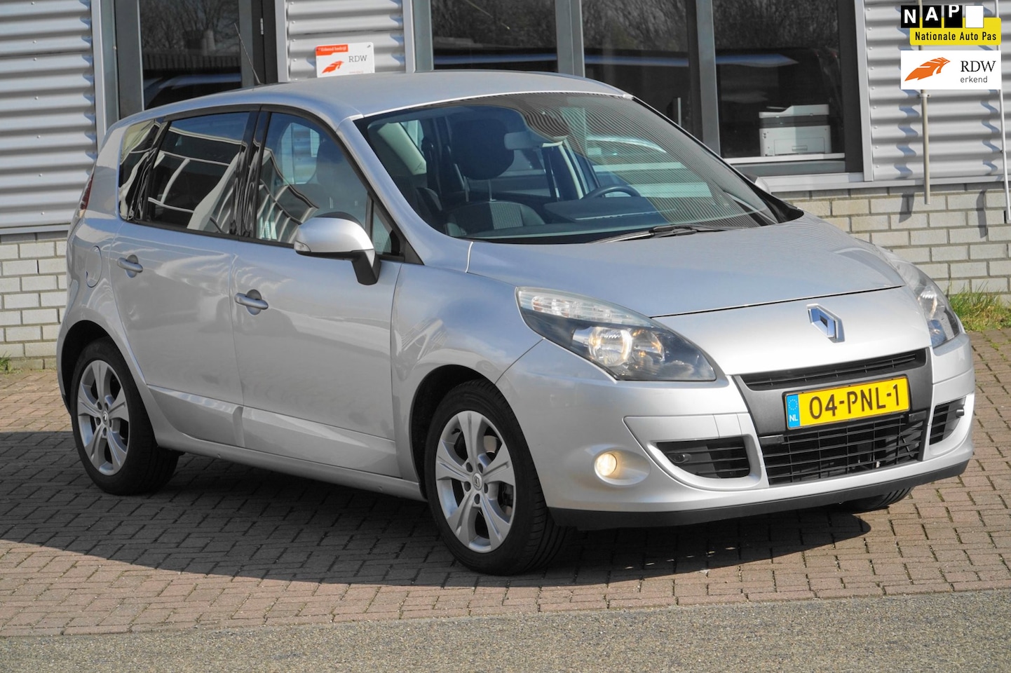 Renault Scénic - 2.0 Dynamique NAVI AUT. TREKHAAK - AutoWereld.nl