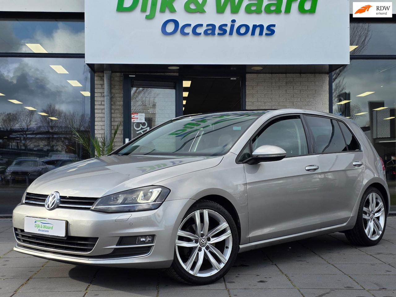 Volkswagen Golf - 1.4 TSI ACT Highline Automaat – Cruise – Airco – pano - AutoWereld.nl