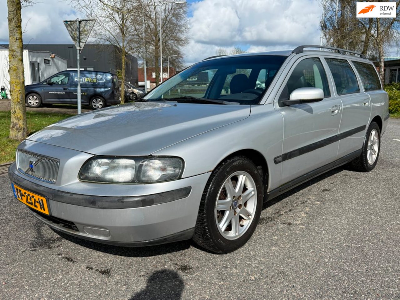 Volvo V70 - 2.4 | Leer | stoelverwarming | Climate - AutoWereld.nl