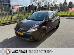 Renault Clio - 1.2 TCE Rip Curl | Multimediascherm | Airco | Inruilkoopje