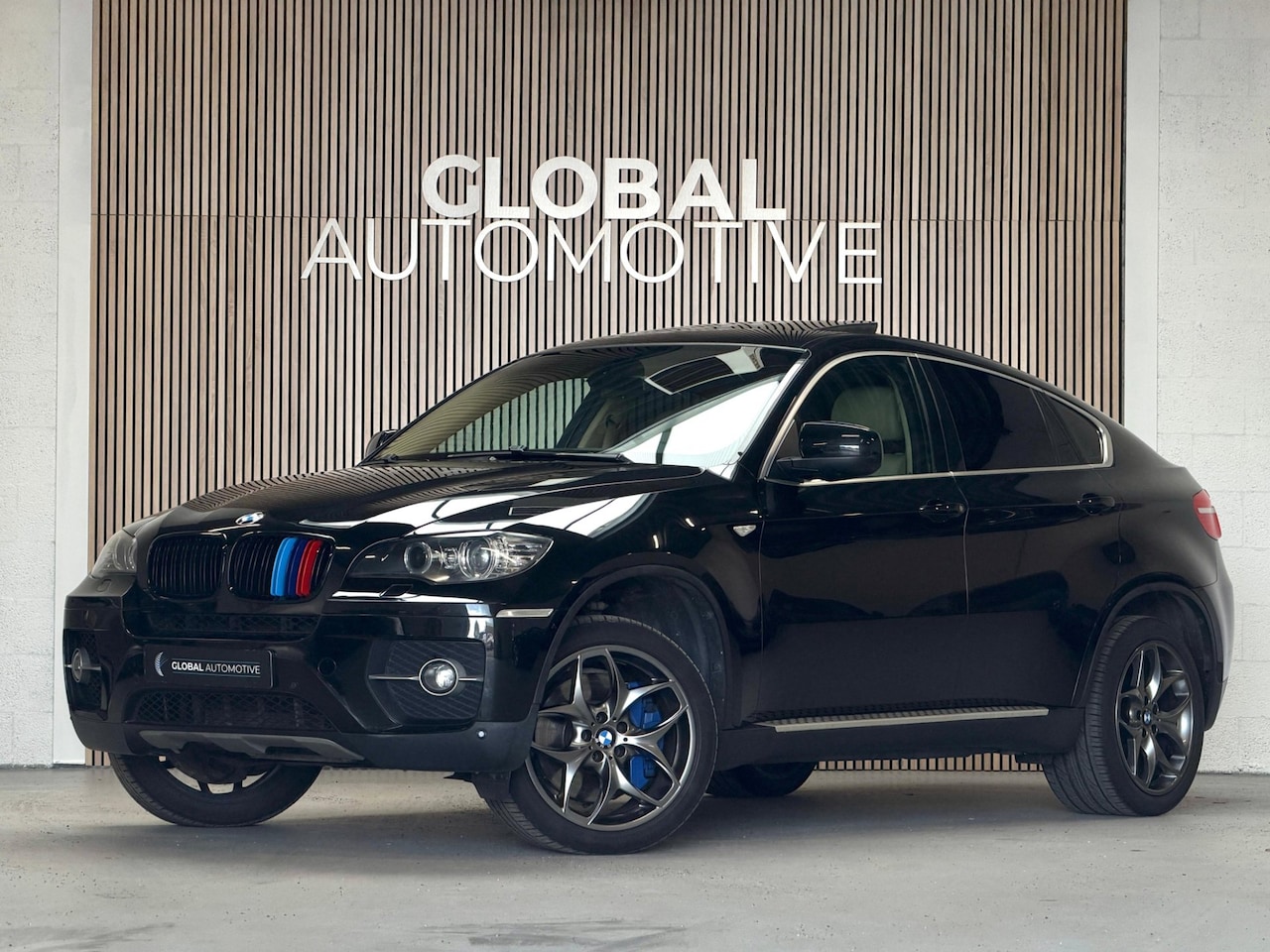 BMW X6 - XDrive50i High Executive | SCHUIFDAK | SOFTCLOSE - AutoWereld.nl